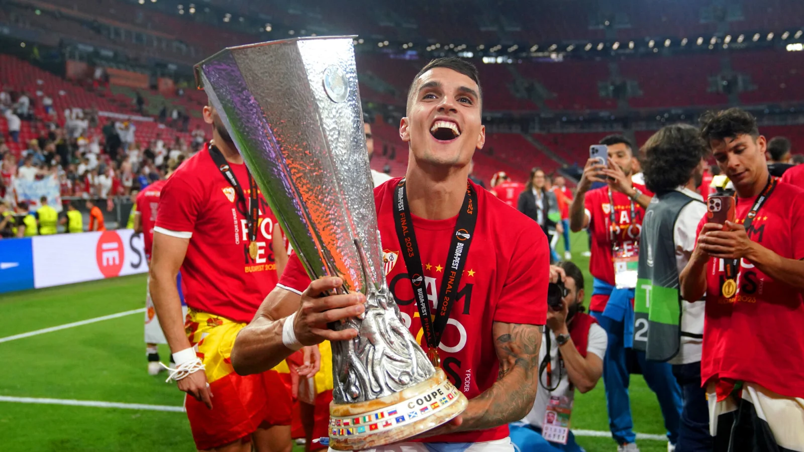 Erik Lamela rời Sevilla