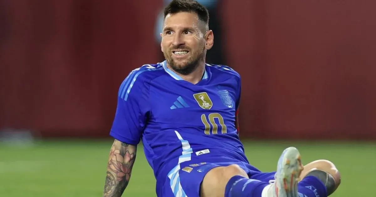 hlv argentina tiet lo ve tinh trang chan thuong cua messi