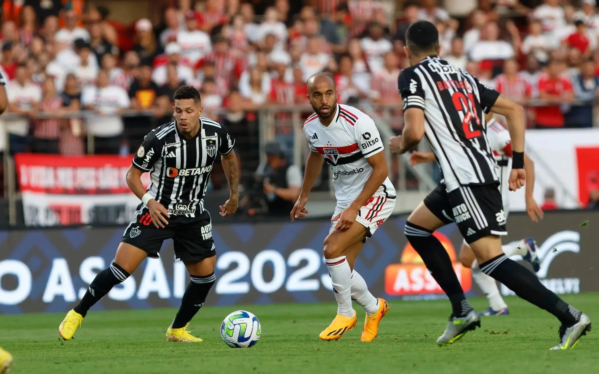 Soi kèo góc hiệp 1 Atletico Mineiro vs Sao Paulo