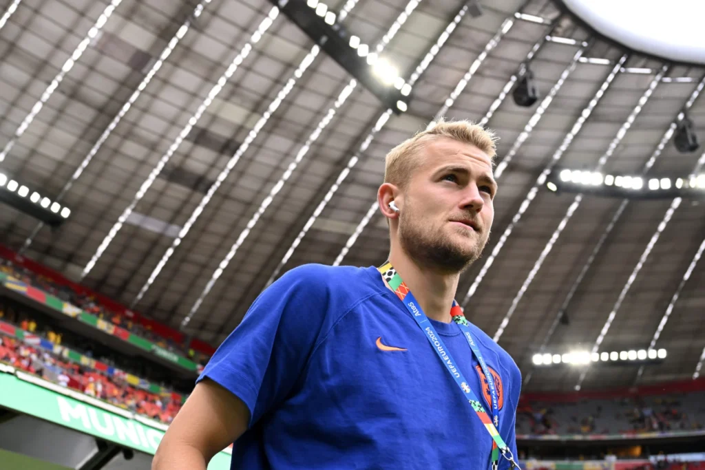 matthijs de ligt san sang den man united romano xac nhan