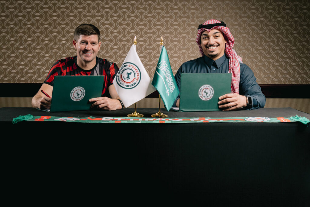 Steven Gerrard đối diện nguy cơ bị sa thải khỏi Al-Ettifaq