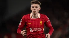 liverpool nhan tin buon ve conor bradley