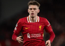 liverpool nhan tin buon ve conor bradley