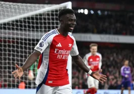 bukayo saka tiet lo ve dam phan hop dong voi arsenal 1