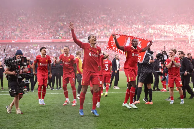 Carragher chỉ ra "ngựa ô" có thể cạnh tranh với Liverpool mùa tới 4 carragher chi ra ngua o co the canh tranh voi liverpool mua toi