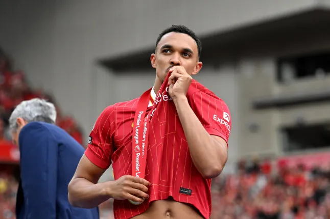 liverpool thu ve khoan phi khong lo tu real madrid de ban trent alexander arnold som 29 ngay