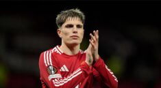 mu ra gia cho chelsea neu muon chieu mo alejandro garnacho 4
