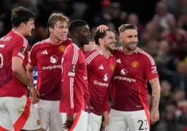rashford va ten hag co nhan huy chuong neu mu vo dich europa league