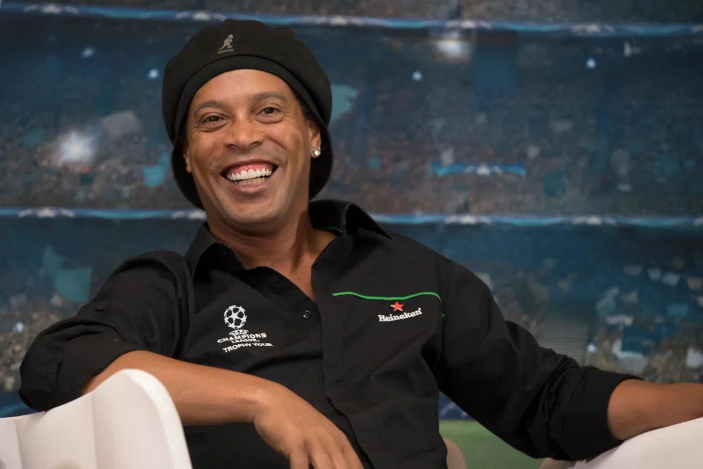 Ronaldinho có 3 quy tắc nghiêm ngặt khi sống với 2 người phụ nữ cùng lúc 5 ronaldinho co 3 quy tac nghiem ngat khi song voi 2 nguoi phu nu cung luc 1