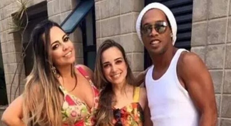 ronaldinho co 3 quy tac nghiem ngat khi song voi 2 nguoi phu nu cung luc