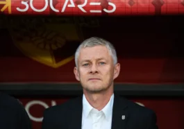 solskjaer chi trich mu vi thuong vu chuyen nhuong 25 trieu bang 3