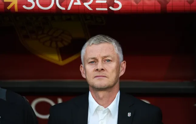 solskjaer chi trich mu vi thuong vu chuyen nhuong 25 trieu bang 3
