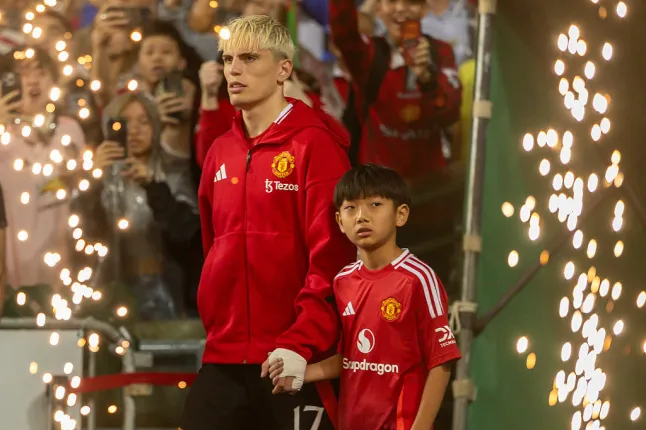 Beckham chỉ trích 2 cầu thủ MU đang "thiếu tôn trọng" CLB 5 beckham cho rang 2 cau thu man united dang thieu ton trong clb