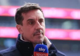 gary neville khang dinh toi chac chan 4 cau thu man utd phai ra di he nay 3