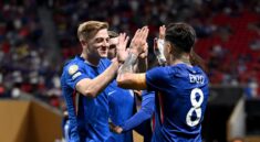 liam delap kien tao trong ngay ra mat chelsea khoi dau hoan hao tai club world cup