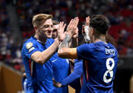 liam delap kien tao trong ngay ra mat chelsea khoi dau hoan hao tai club world cup