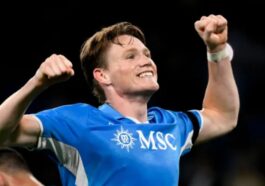 napoli phan hoi de nghi mua scott mctominay tu a rap