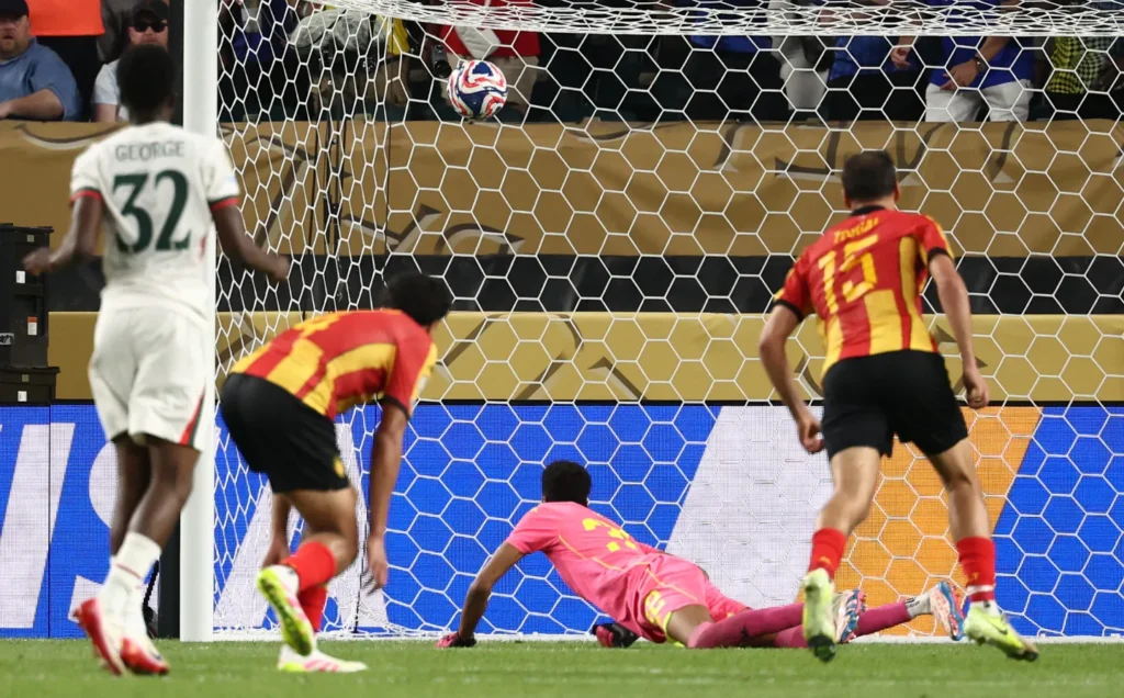Tunis 0-3 Chelsea: Liam Delap tỏa sáng, Chelsea vào vòng 1/8 FIFA Club World Cup 5 tunis 0 3 chelsea liam delap toa sang chelsea vao vong 1 8 fifa club world cup