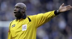 uriah rennie trong tai da den dau tien cua premier league qua doi o tuoi 65