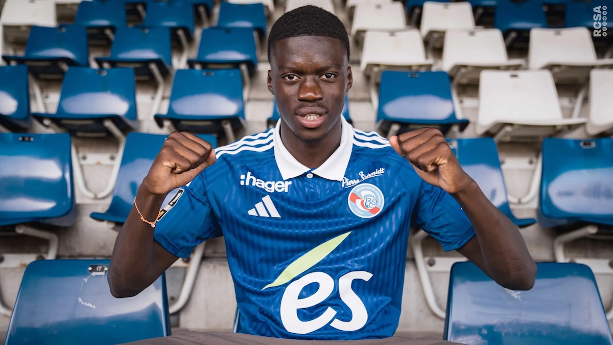 Mamadou Sarr tái hợp Strasbourg sau thời gian ngắn ở Chelsea 2 Mamadou Sarr trở lại Strasbourg để có cơ hội ra sân thường xuyên