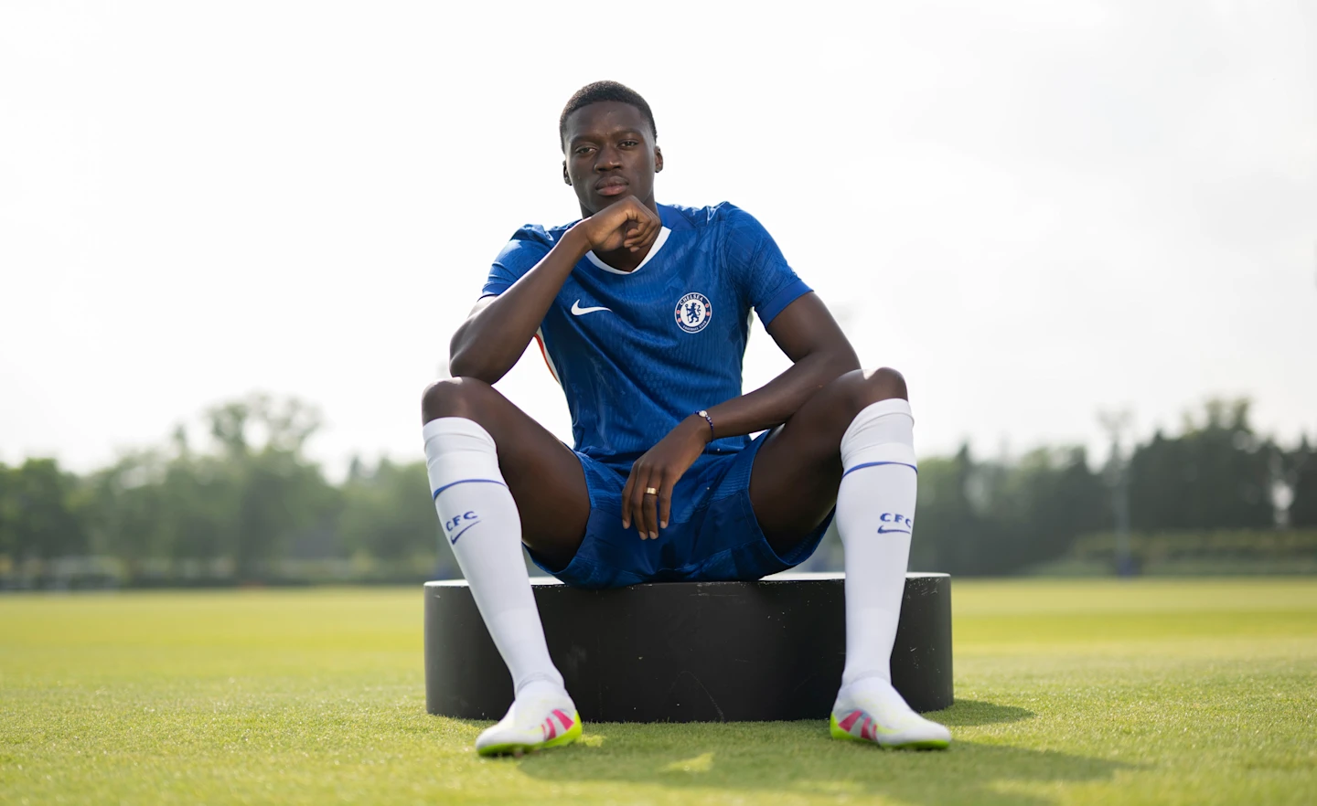 Chelsea cho Strasbourg mượn lại Mamadou Sarr