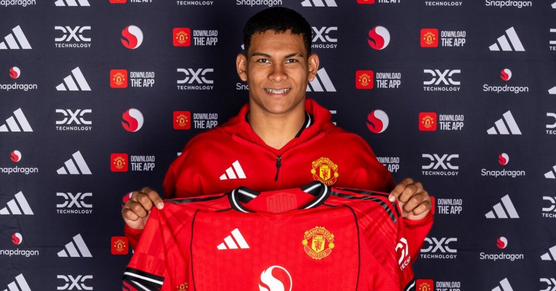 Tài năng trẻ Diego Leon chính thức gia nhập Man Utd