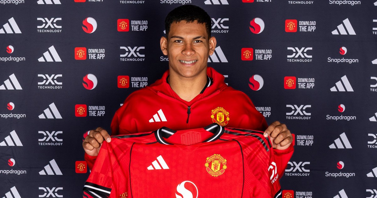 Tài năng trẻ Diego Leon chính thức gia nhập Man Utd