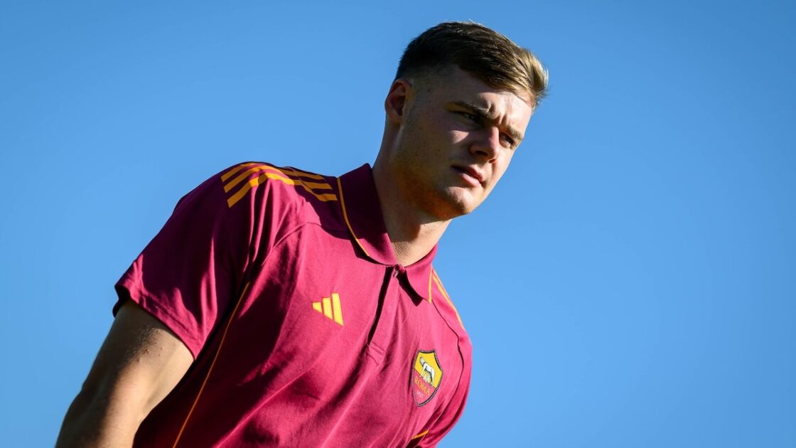 Evan Ferguson: Từ "ngọc thô" Brighton đến chân sút chủ lực của AS Roma