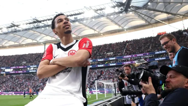 Liverpool nổ bom tấn Hugo Ekitike 2 Ekitike gia nhập Liverpool