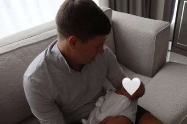 Steven Gerrard "lên chức" ở tuổi 45 4 Steven Gerrard đón cháu ngoại đầu tiên