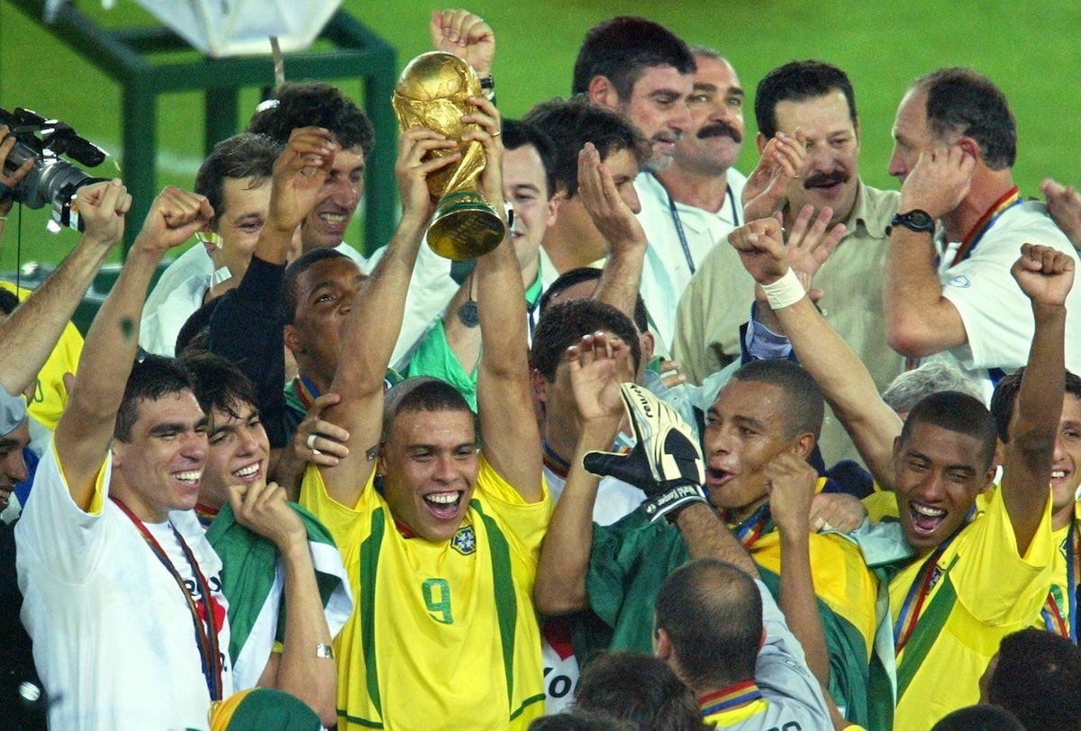 Brazil đã 5 lần giành cúp vô địch FIFA World Cup - kỷ lục chưa đội tuyển nào phá vỡ