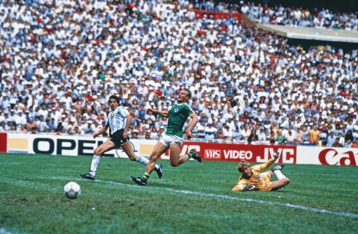 Bàn thắng quyết định của Jorge Burruchaga giúp Argentina vô địch World Cup 1986