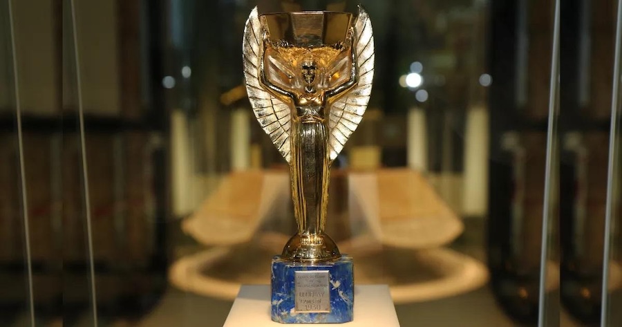Cúp Jules Rimet là biểu tượng huyền thoại của vinh quang và lịch sử World Cup
