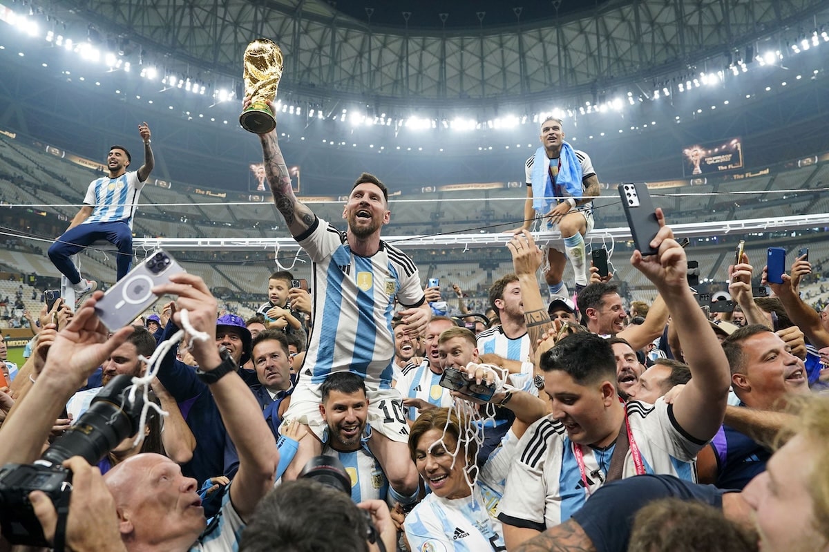 Giải thưởng World Cup bao nhiêu tiền? Bật mí số tiền "cực khủng" 2 Messi và đội tuyển Argentina ăn mừng chiến thắng lịch sử, nhận khoản tiền thưởng cao kỷ lục tại World Cup 2022