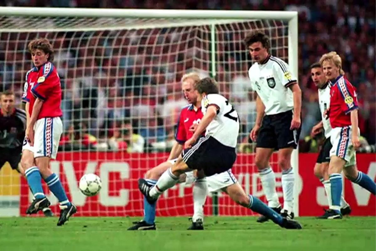 Tổng hợp danh sách các đội vô địch Euro trong lịch sử 3 Khoảnh khắc Oliver Bierhoff ghi "bàn thắng vàng" mang về chức vô địch EURO 1996 cho đội tuyển Đức