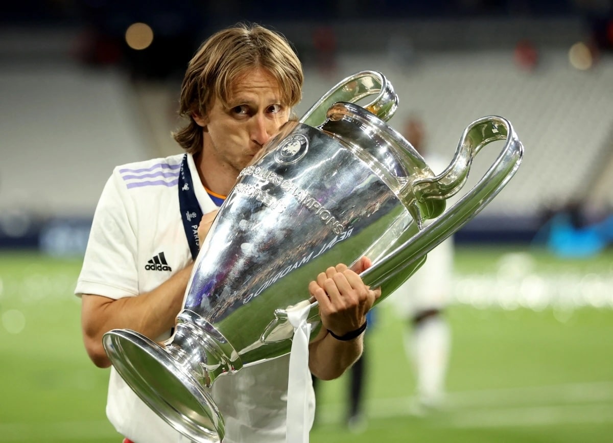 Chiếc cúp Champions League là biểu tượng vĩ đại nhất của bóng đá châu Âu, là giấc mơ của mọi cầu thủ