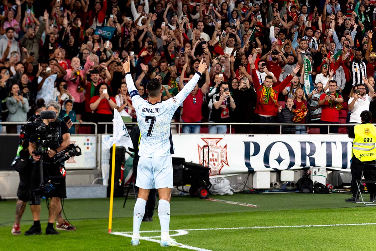 Cảm xúc người hâm mộ sau bàn thắng của Ronaldo tại Euro
