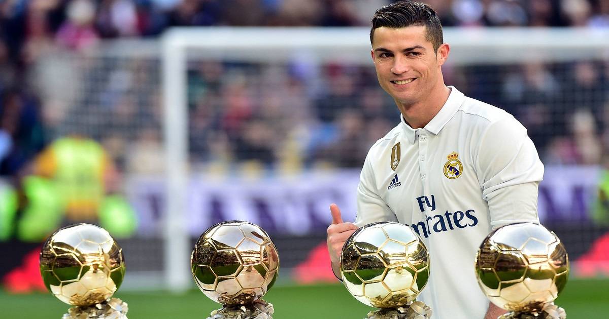 Tổng hợp các giải thưởng mà Cristiano Ronaldo giành được 2 Cristiano Ronaldo 5 lần giành Quả Bóng Vàng Ballon d'Or