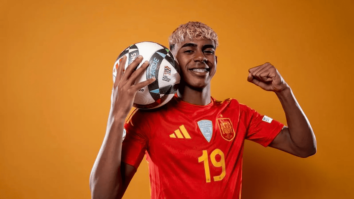 Lamine Yamal Giá Bao Nhiêu