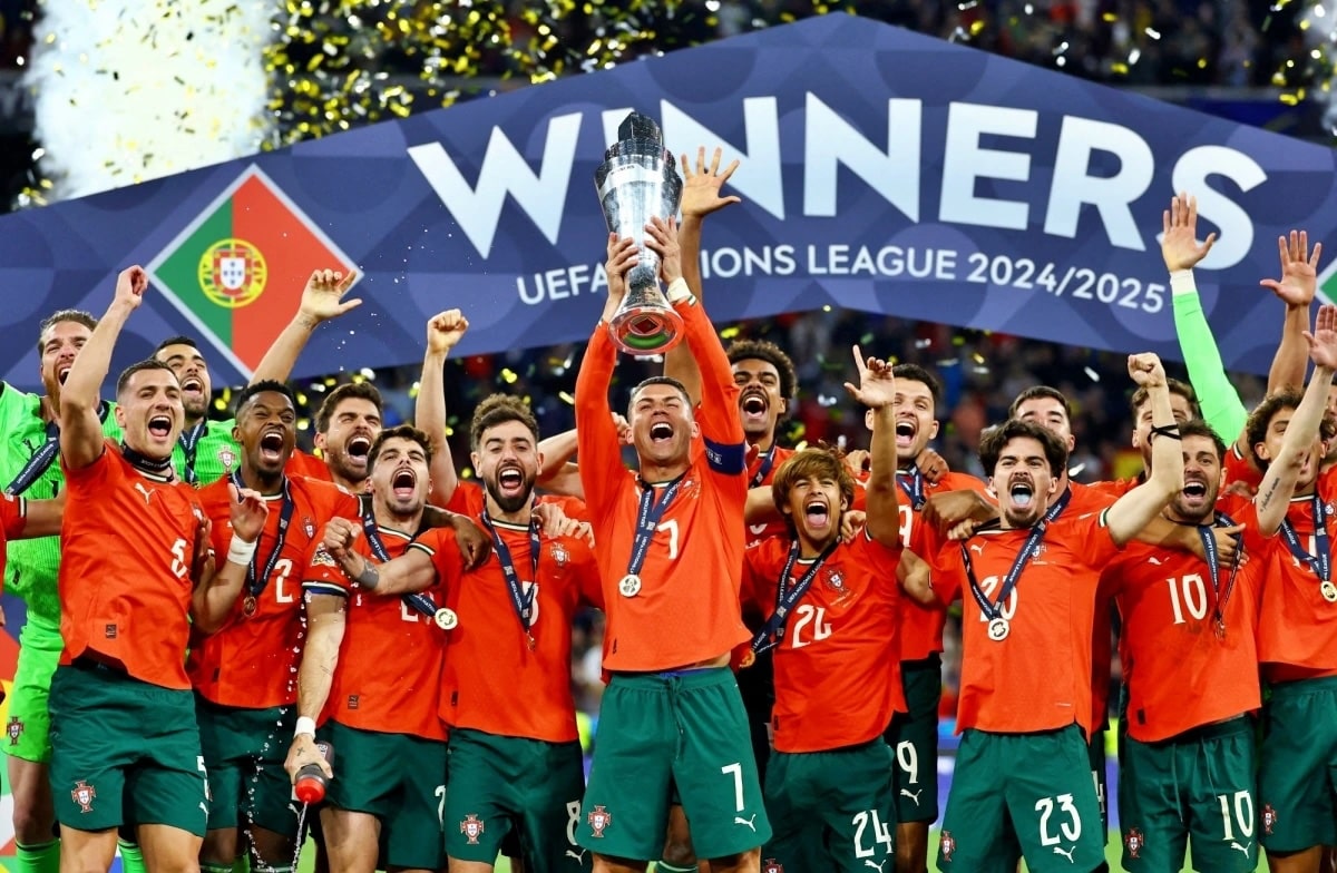 Tổng hợp toàn bộ số liệu thống kê về Cristiano Ronaldo 2 Khoảnh khắc Ronaldo ăn mừng bàn thắng, biểu tượng cho tinh thần chiến thắng