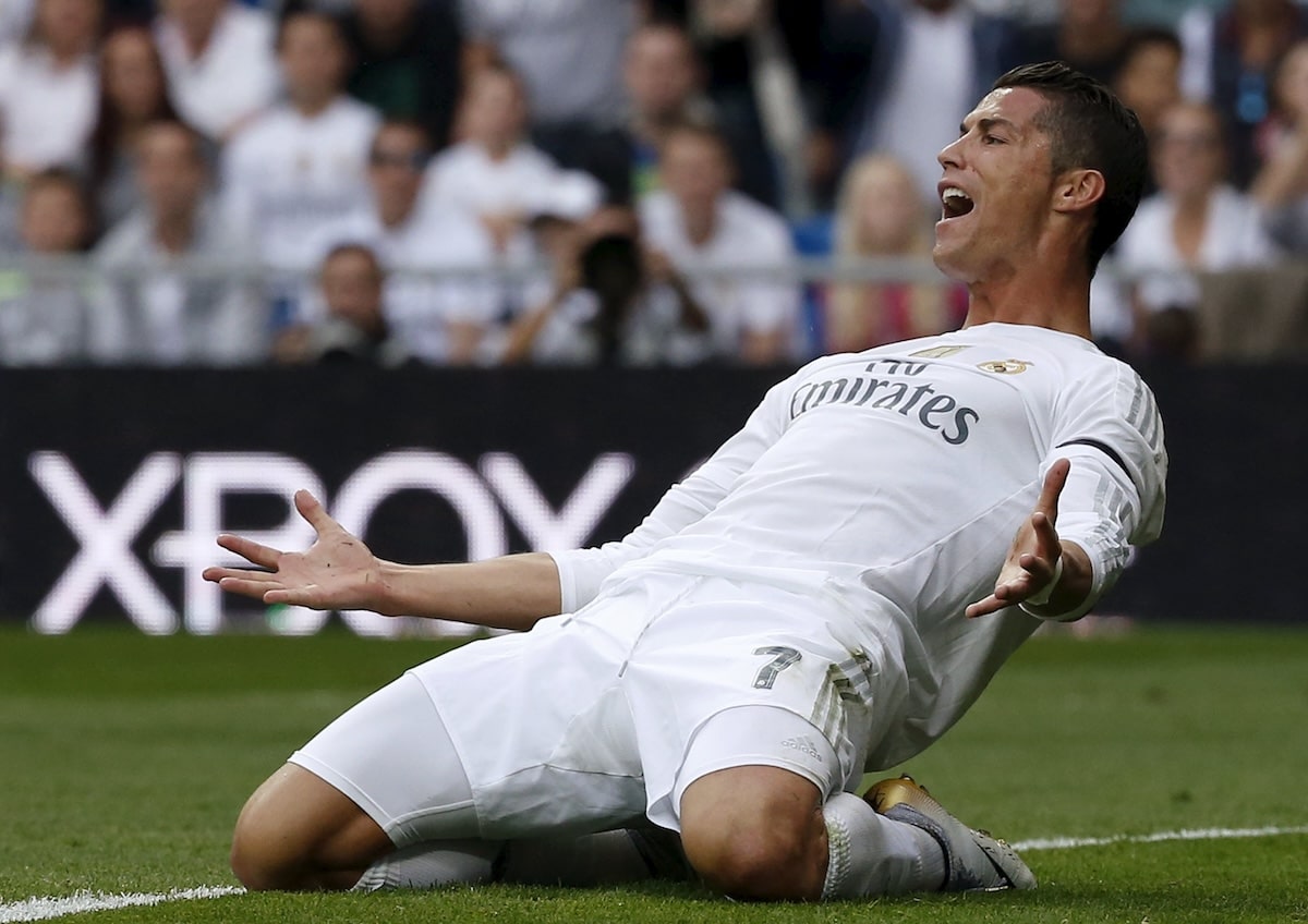 BXH 10 cầu thủ ghi bàn nhiều nhất Cúp C1: Ai là người dẫn đầu? 2 Hình ảnh Cristiano Ronaldo ăn mừng bàn thắng trong màu áo Real Madrid tại Champions League