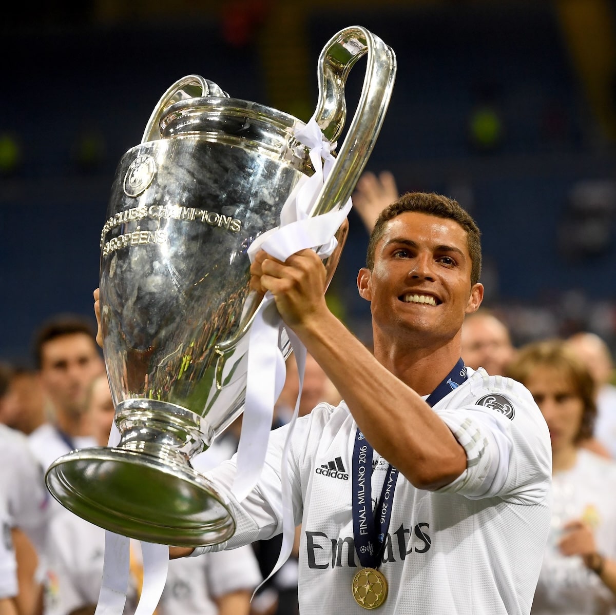 Cristiano Ronaldo ghi bao nhiêu bàn thắng trong sự nghiệp? 6 Vua dội bom vĩ đại nhất lịch sử giải đấu với 140 bàn thắng