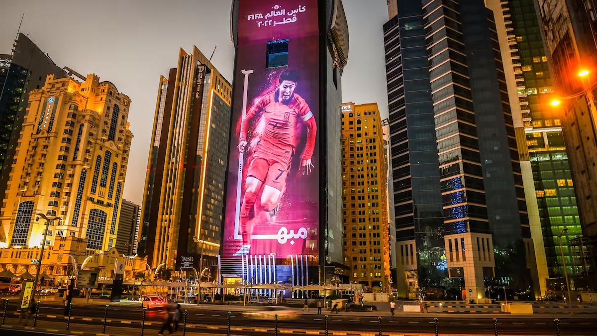 Nguồn thu khổng lồ từ bản quyền truyền hình và quảng cáo khi mở rộng số đội World Cup 2026