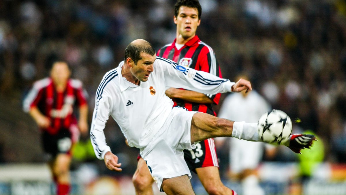 TOP 7 các trận đấu kinh điển Cúp C1 mãi mãi trong lịch sử 5 Cú volley thiên tài của Zidane trong chung kết C1 2002