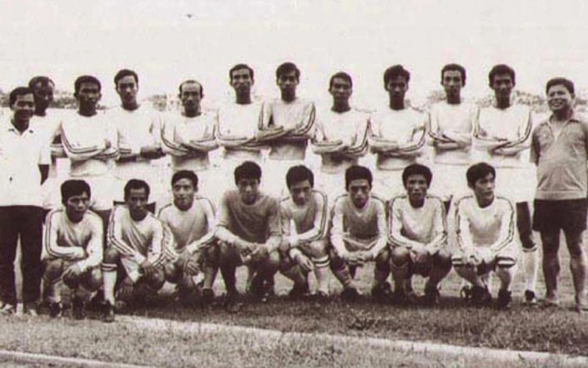 Lịch sử bóng đá Việt Nam: Từ thất bại đến vinh quang 2 Gia Định Sport - đội bóng thuần Việt đầu tiên được thành lập vào năm 1907, khởi đầu lịch sử