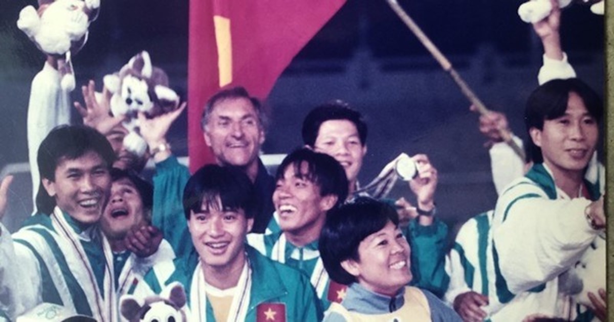 Lịch sử bóng đá Việt Nam: Từ thất bại đến vinh quang 5 Hành trình giành Huy chương Bạc SEA Games 18 (1995) đã tạo nên cơn sốt bóng đá Việt Nam