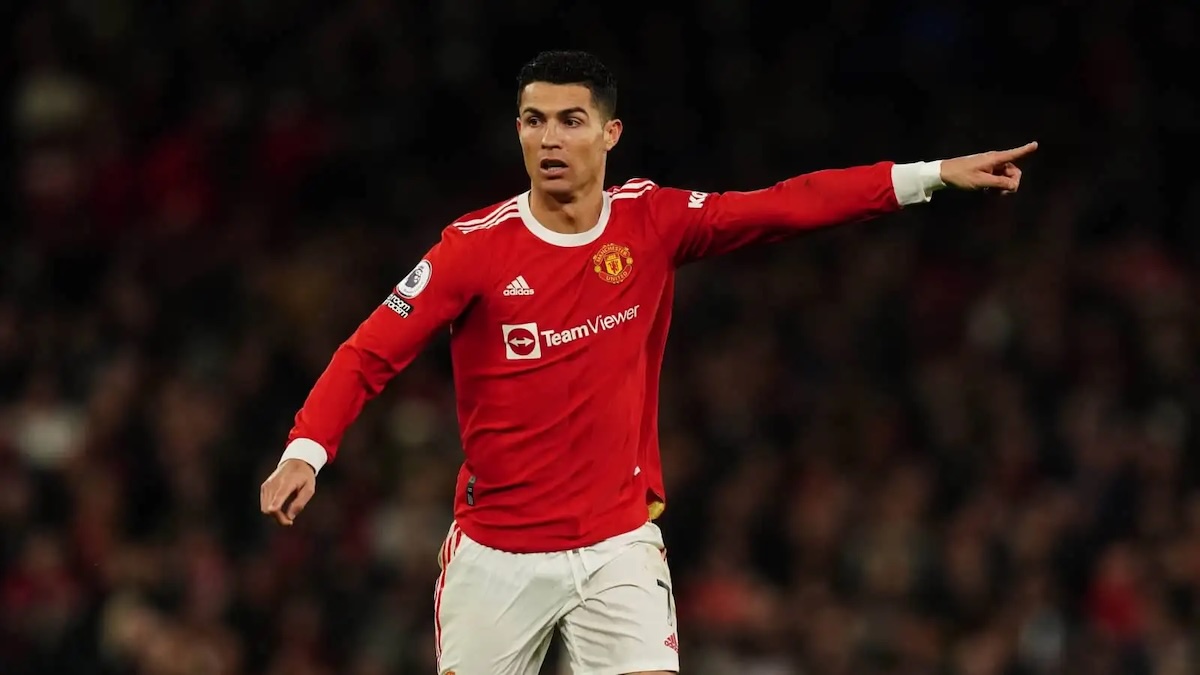 Bạn có biết ai là cầu thủ vĩ đại nhất Manchester United? 3 Lòng trung thành và khả năng lãnh đạo là yếu tố tạo nên huyền thoại vĩ đại MU