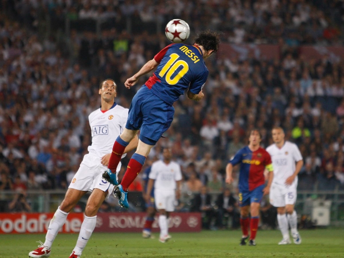 Messi có bao nhiêu Quả bóng vàng? Cập nhật mới nhất 2025 2 Khoảnh khắc Messi ghi bàn thắng bằng đầu kinh điển vào lưới Man United tại chung kết C1 2009