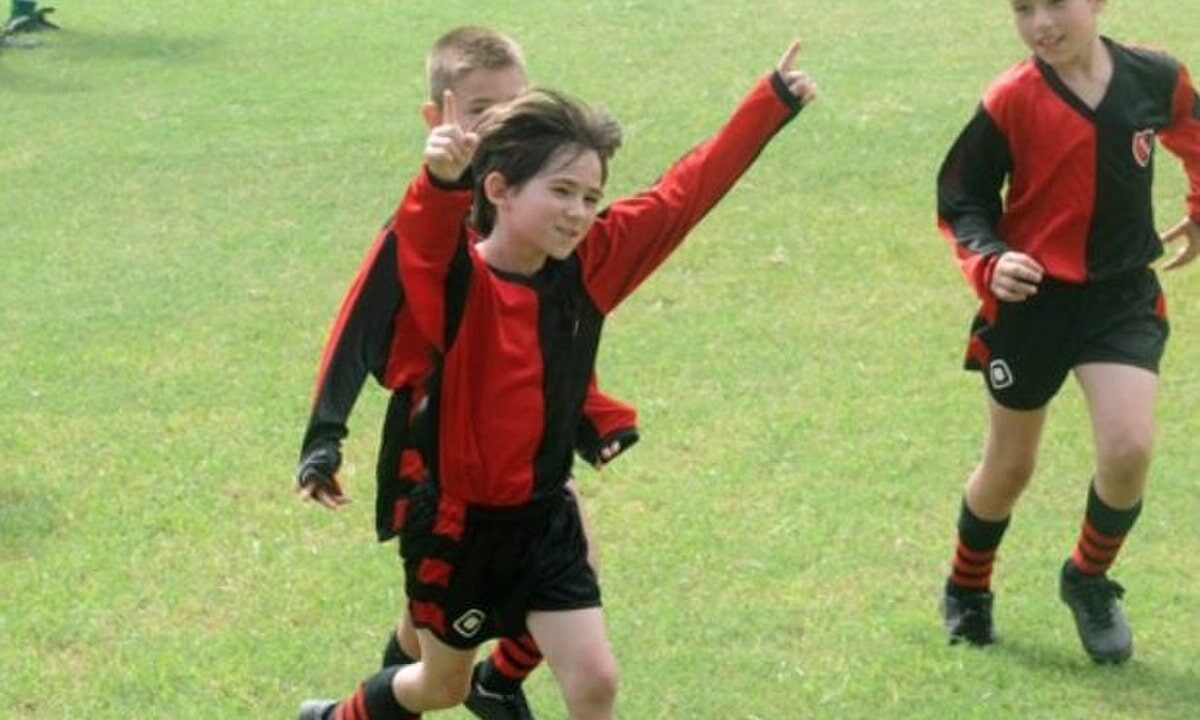 Messi đã đá cho những câu lạc bộ nào? Lịch sử và thành tích 2 Leo Messi những ngày đầu tại Newell's Old Boys, nơi tài năng thiên bẩm được hình thành