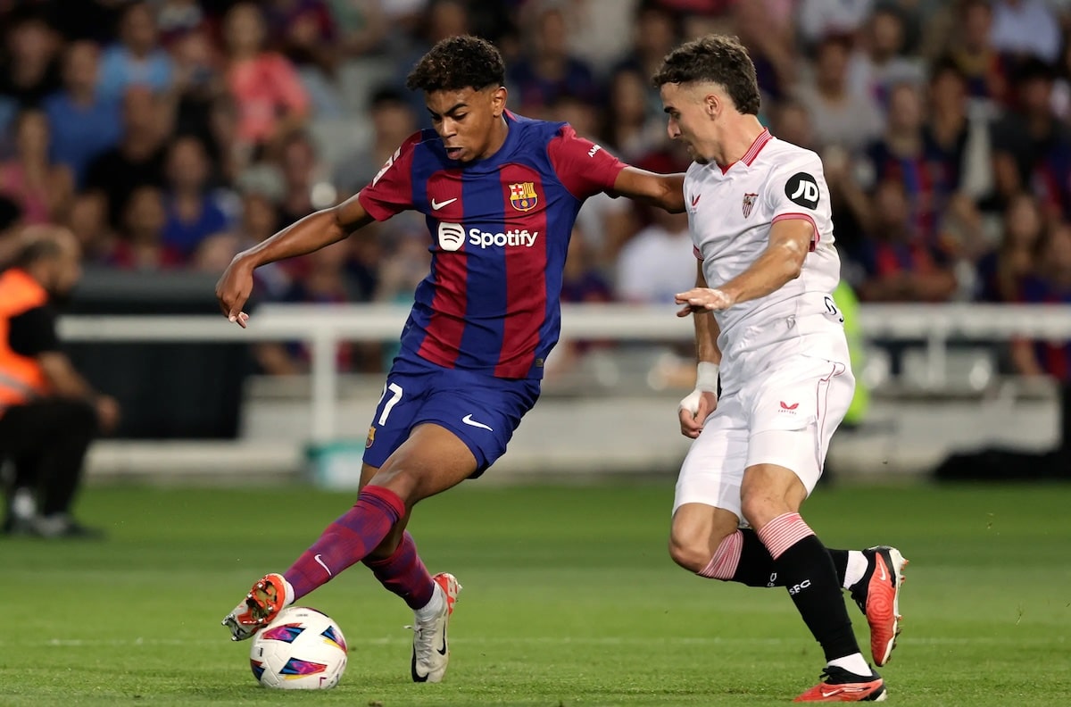 Barca Lung Lay Với Lời Mời 400 Triệu Euro Của Al Hilal 2 Yamal là biểu tượng tương lai, trung tâm dự án tái thiết lâu dài của Barcelona tại Camp Nou